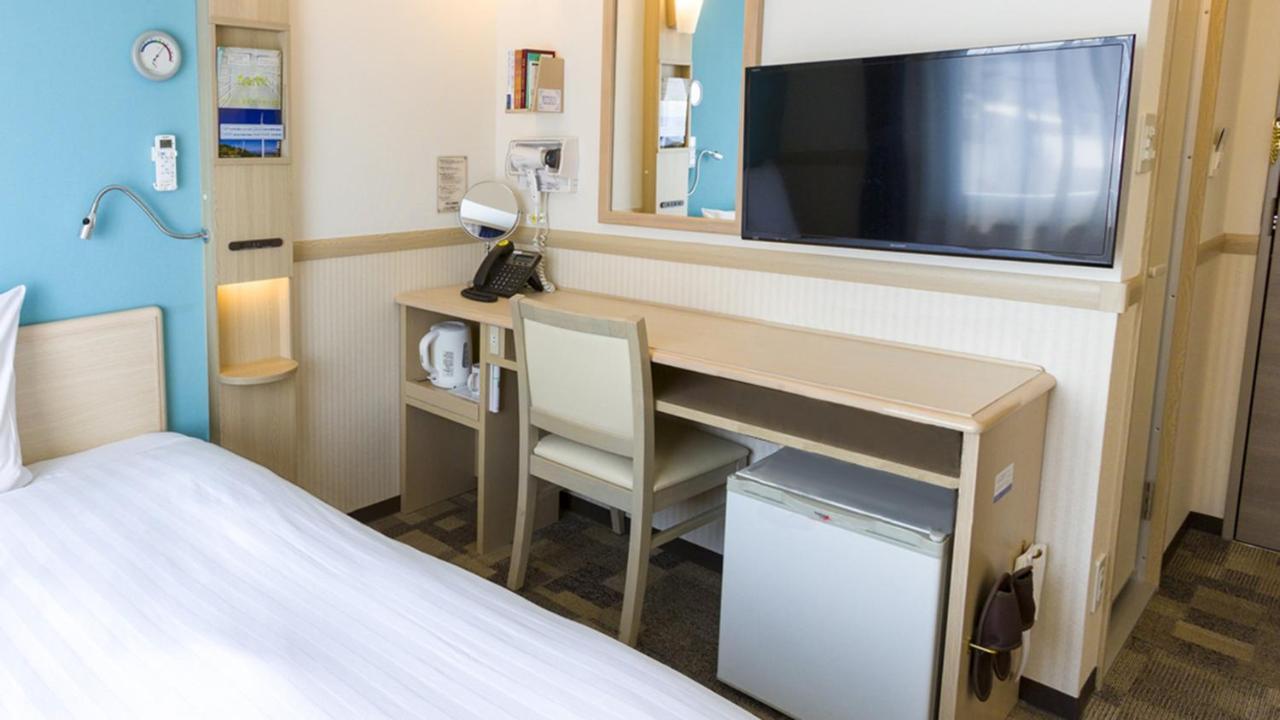 Toyoko Inn Kashiwa-Eki Higashi-Guchi Exterior photo